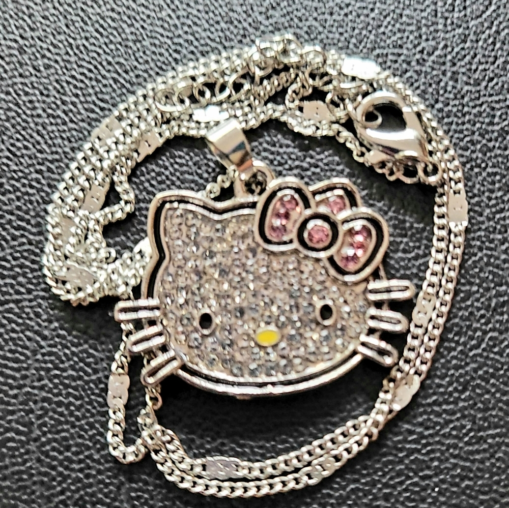 Hello Kitty Necklace - Picture 3 of 3